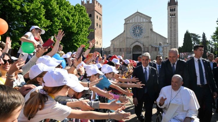 En Verona, el Papa animó a los jóvenes a ir contra la corriente