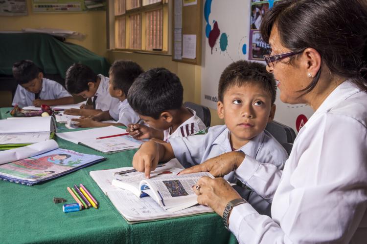 Escuchar, entender y enseñar: el llamado de Mons. Azpiroz para el mes de la educación