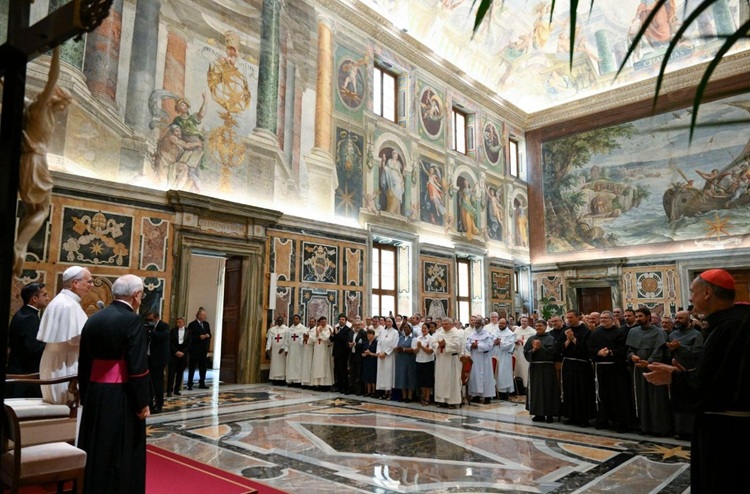 'Escuchen a Cristo', exhortó el Papa a trinitarios y franciscanos 'Escuchen a Cristo', exhortó el Papa a trinitarios y franciscanos