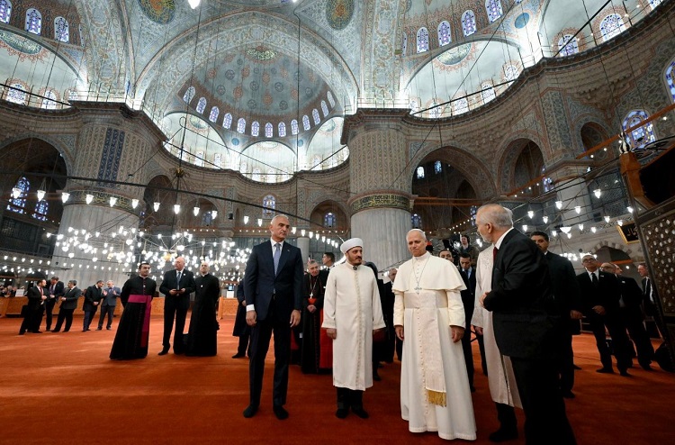 Estambul: León XIV visitó la Mezquita Azul del Sultán Ahmed