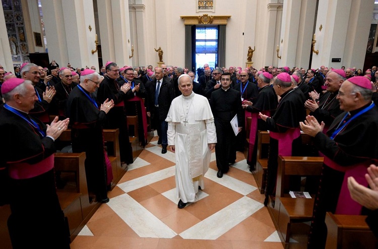 'Estamos llamados a mirar a Jesús', exhortó el Papa a los obispos italianos