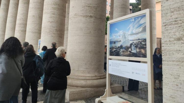 Una exposición fotográfica en el Vaticano muestra la crisis por el cambio climático