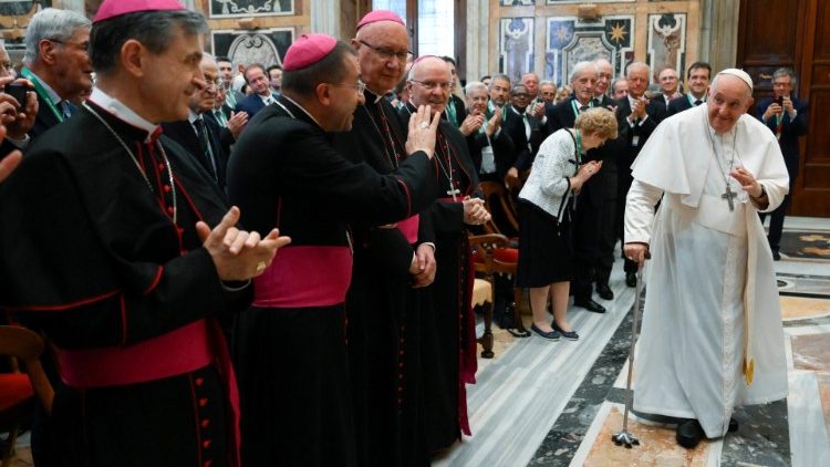 Diez años de Evangelii Gaudium: el Vaticano celebra el aniversario de la  exhortación de Francisco