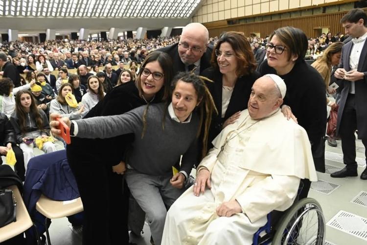 Francisco anima a "abrazar" la lógica del encuentro en el Año Jubilar