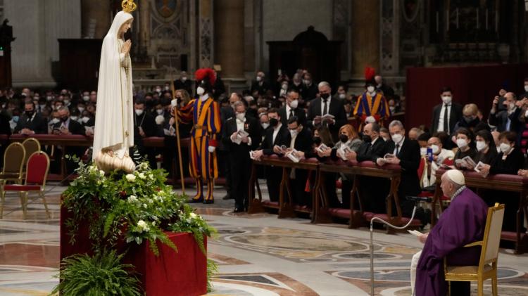El Papa invita a visitar un santuario mariano en la solemnidad de la Asunción