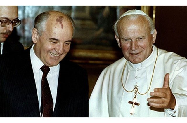 Gorbachov, el líder de la URSS que retomó relaciones con el Vaticano después de 70 años