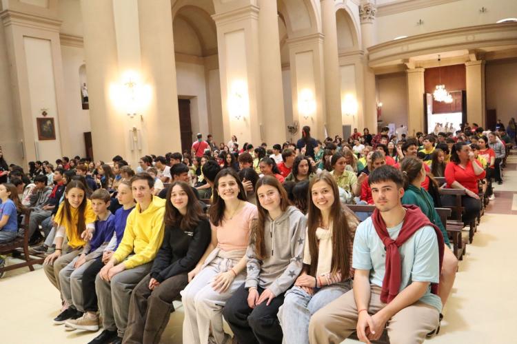 Gualeguaychú: más de 600 jóvenes dijeron presente en su Encuentro Diocesano Gualeguaychú: más de 600 jóvenes dijeron presente en su Encuentro Diocesano