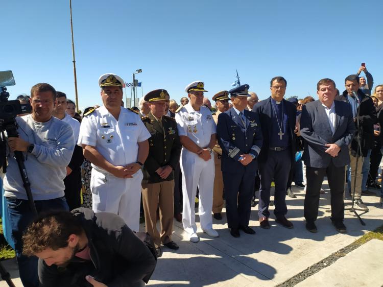 Homenaje a los 44 tripulantes del ARA San Juan en Mar del Plata