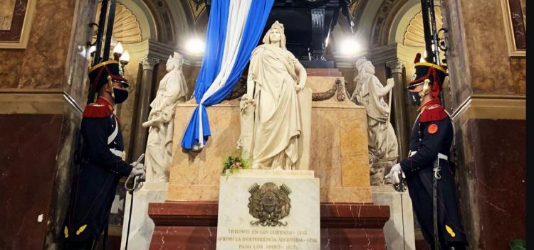 Homenajes al general San Martín en la catedral de Buenos Aires