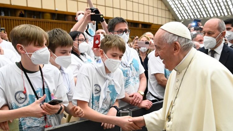 "Hoy la misericordia requiere una gran creatividad", dijo el Papa a peregrinos polacos