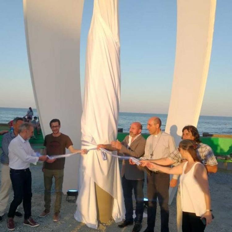 Inauguraron un monumento de la Virgen Stella Maris en el paseo costero de Ensenada