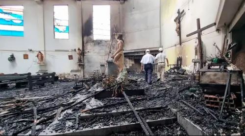 Camerún: Incendian una iglesia y secuestran a miembros de la comunidad