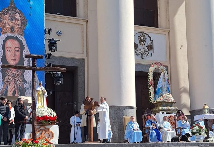 Itatí: una súplica a la Virgen por los correntinos, los extremos de la vida y la aparición de Loan