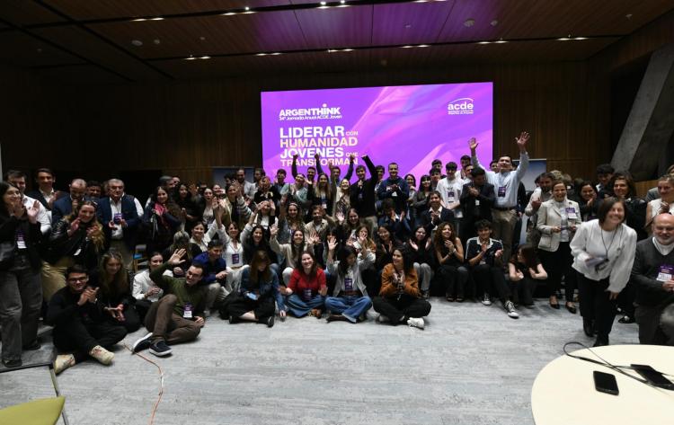 Jóvenes empresarios convocan a liderar para el bien común en la era de la IA Jóvenes empresarios convocan a liderar para el bien común en la era de la IA