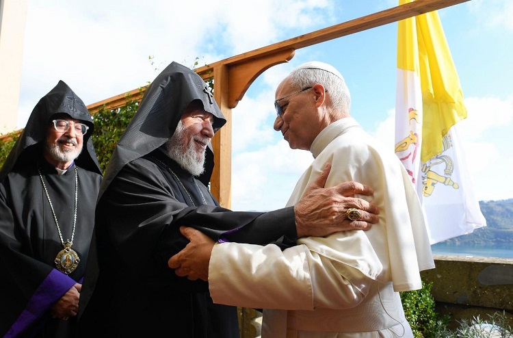 Karekin II invitó al Papa a visitar Armenia Karekin II invitó al Papa a visitar Armenia