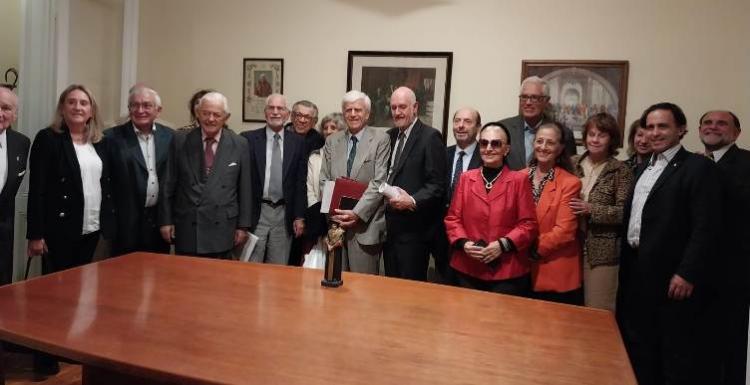 La Academia del Plata incorporó a Jorge Rouillon La Academia del Plata incorporó a Jorge Rouillon