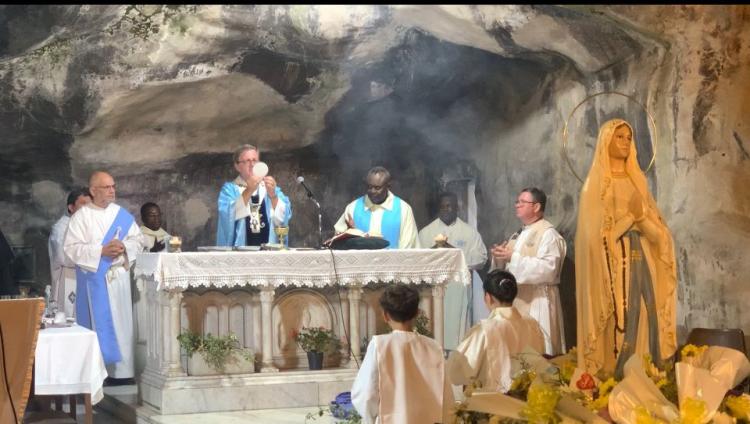 Mons. García Cuerva, en Santos Lugares: 'La alegría y la esperanza como motores de la vida'