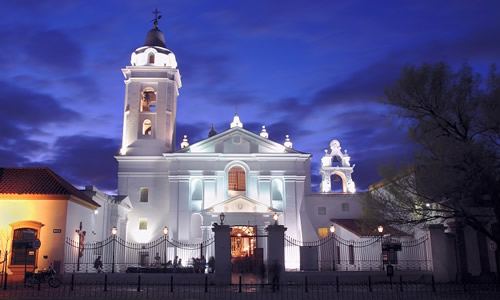 La basílica de Nuestra Señora del Pilar celebra 290 años de vida en la Recoleta