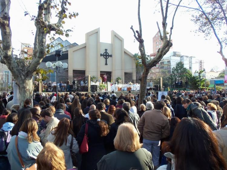 La catedral de San Martín celebró 200 años con una fiesta de fe y comunidad La catedral de San Martín celebró 200 años con una fiesta de fe y comunidad