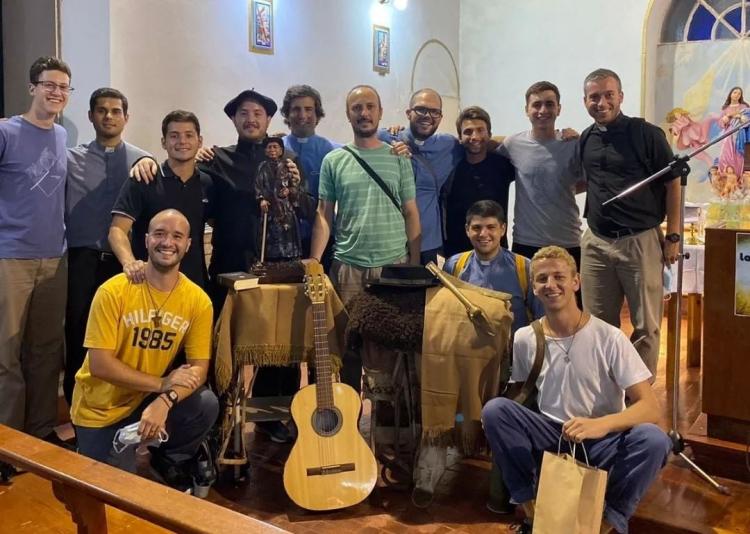 La comunidad de Chivilcoy rezó por los frutos de la misión de los seminaristas