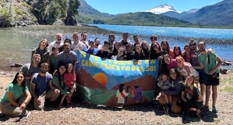 La comunidad de Las Nieves, de campamento en Bariloche