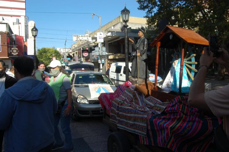 La comunidad quilmeña llevó sus intenciones al Santo Cura Brochero