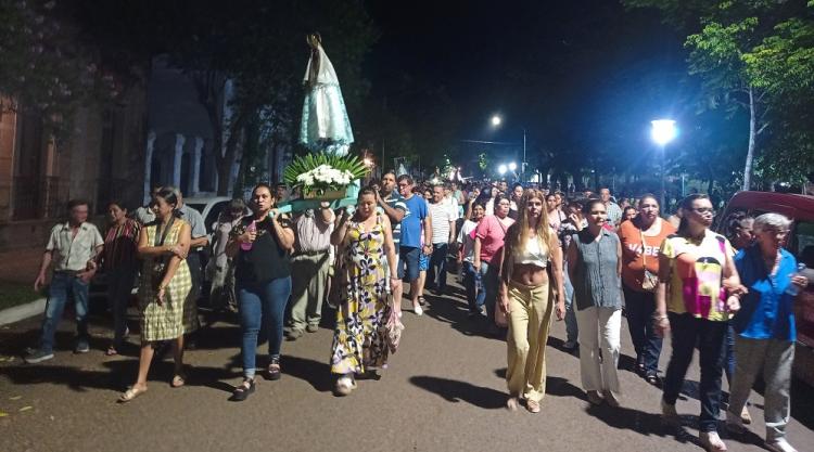 La comunidad santotomeña acompañó la misa y procesión de la Inmaculada