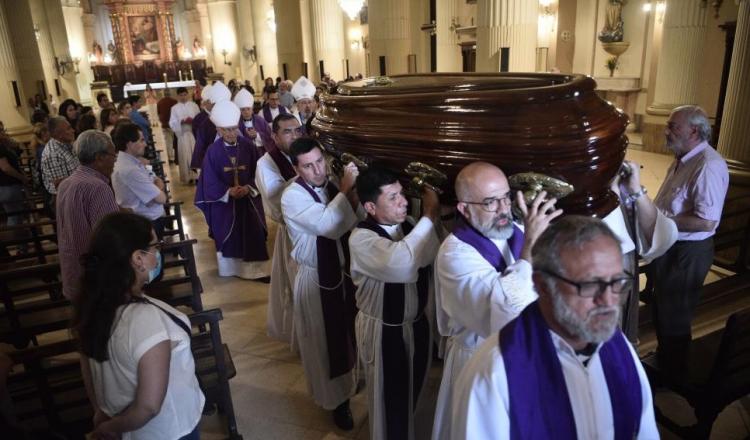 La comunidad tucumana dio el último adiós a monseñor Alfredo Zecca