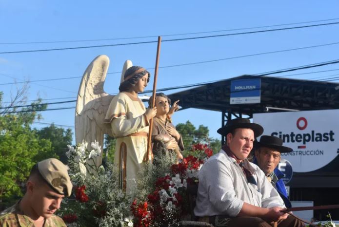 Mons. Mazzitelli en la fiesta de San Rafael: 'La esperanza brota del amor y no defrauda' Mons. Mazzitelli en la fiesta de San Rafael: 'La esperanza brota del amor y no defrauda'