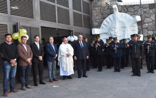 La imagen peregrina de la Virgen de Río Blanco y Paypaya visitó la Legislatura jujeña