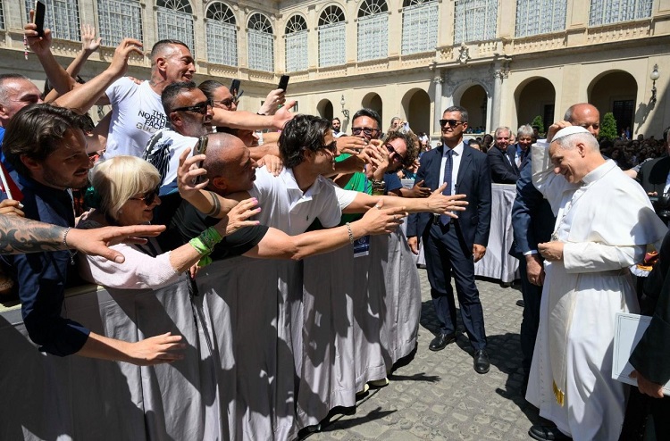 La lucha contra las drogas pasa por desmantelar a las mafias, indicó el Papa La lucha contra las drogas pasa por desmantelar a las mafias, indicó el Papa