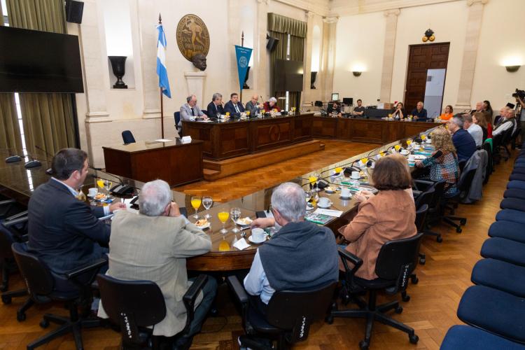 La Mesa del Diálogo Santafesino asume el compromiso por más y mejor democracia