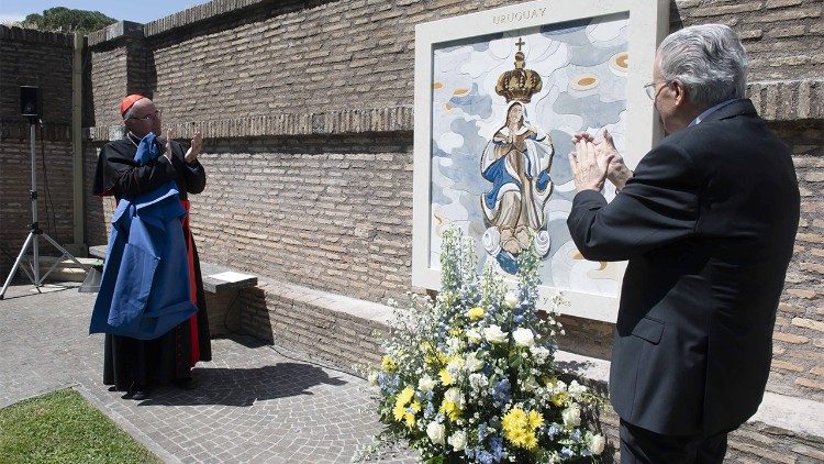 La patrona del Uruguay en los Jardines Vaticanos