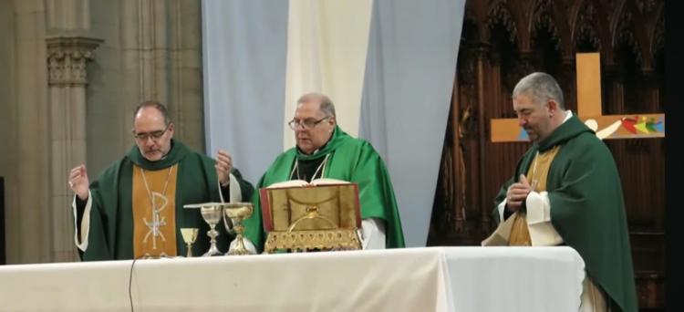 La Plata: Mons. Bochatey pidió 'agradecer a nuestros mayores y saber cuidar' La Plata: Mons. Bochatey pidió 'agradecer a nuestros mayores y saber cuidar'