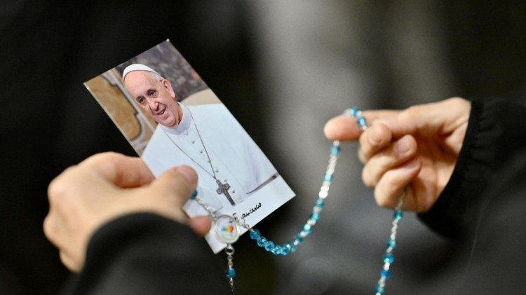 La situación médica del Papa se mantiene estable y con pronóstico reservado