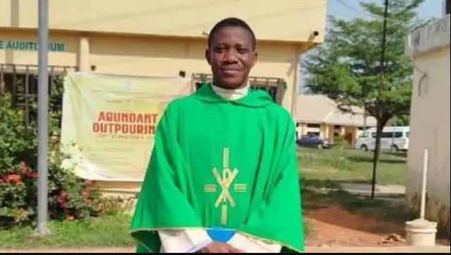 Violencia en Nigeria: un sacerdote asesinado a tiros en plena calle