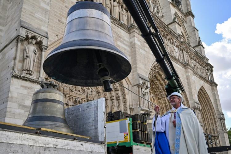 La catedral parisina de Notre Dame recupera sus campanas