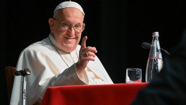 Las parroquias deben estar abiertas a 'todos, todos, todos', reiteró el Papa