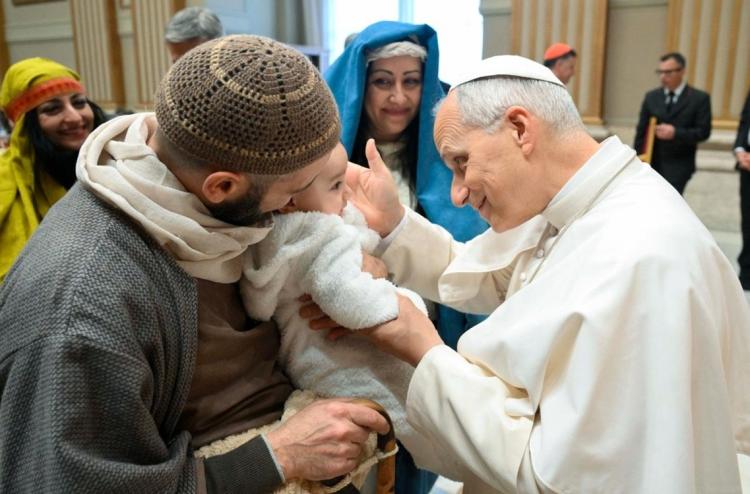 León XIV: 'El pesebre trae luz, ¡cultivemos esta tradición!