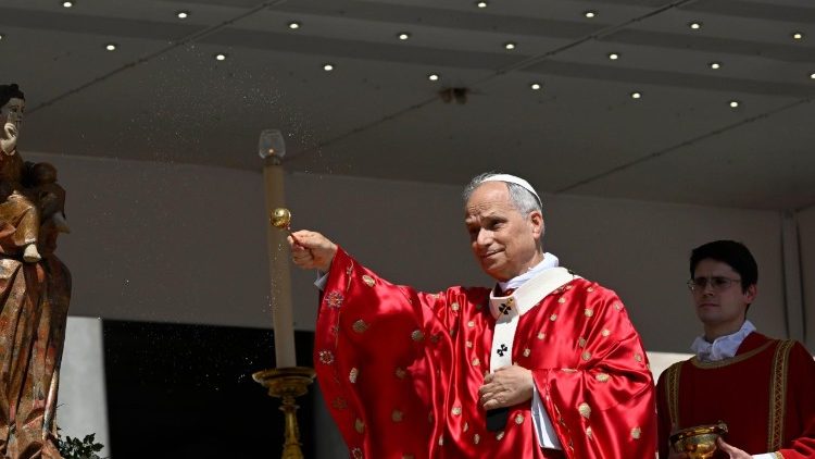 León XIV en Pentecostés: 'Pongamos en práctica el mandamiento del amor' León XIV en Pentecostés: 'Pongamos en práctica el mandamiento del amor'