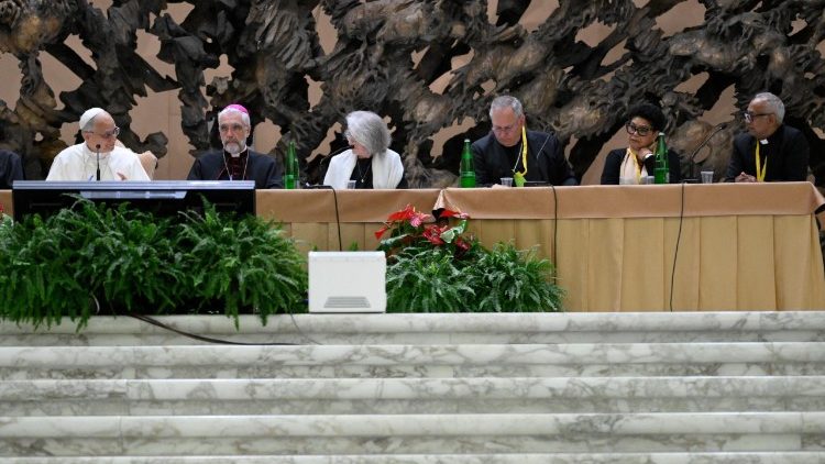 León XIV: 'La Iglesia puede transformar las culturas que discriminan a las mujeres'