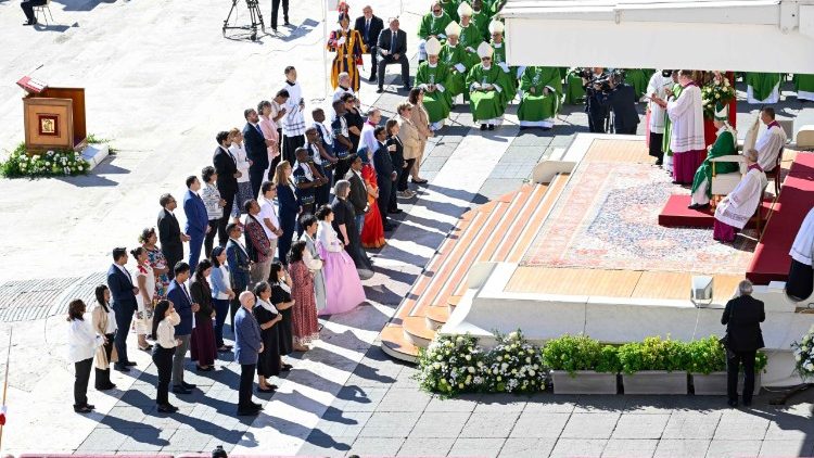 León XIV: 'Los catequistas acompañan nuestro camino de fe a lo largo de la vida' León XIV: 'Los catequistas acompañan nuestro camino de fe a lo largo de la vida'