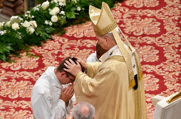 León XIV ordenó a 32 sacerdotes y los invitó a permanecer cerca del Señor León XIV ordenó a 32 sacerdotes y los invitó a permanecer cerca del Señor