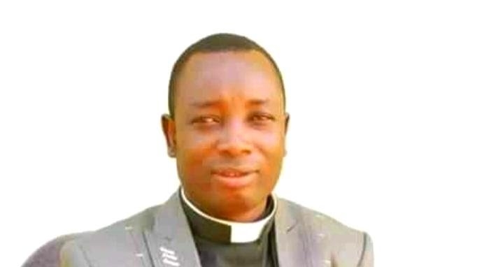 Liberan uno de los sacerdotes secuestrados en Nigeria