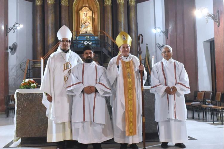 Lomas de Zamora: Mons. Lugones ordenó dos diáconos permanentes Lomas de Zamora: Mons. Lugones ordenó dos diáconos permanentes