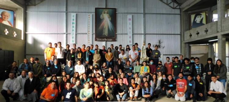 Los jóvenes de Lomas de Zamora rezaron juntos por las vocaciones
