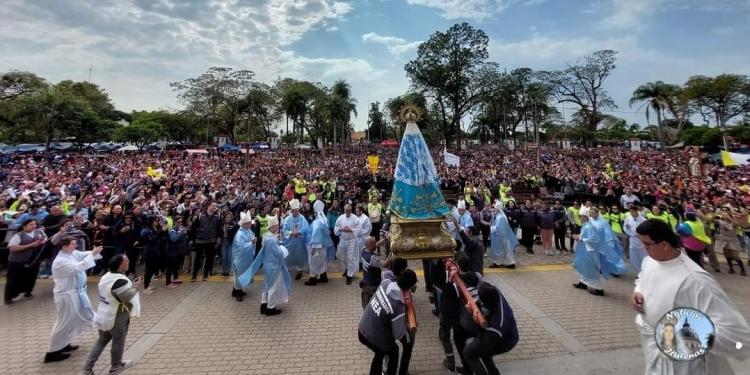 Los jóvenes del NEA llevaron sus súplicas y esperanzas a la Virgen de Itatí