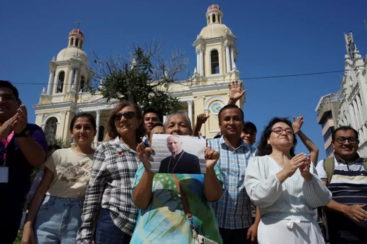 Los obispos del Perú saludan con alegría la elección del Papa León XIV Los obispos del Perú saludan con alegría la elección del Papa León XIV