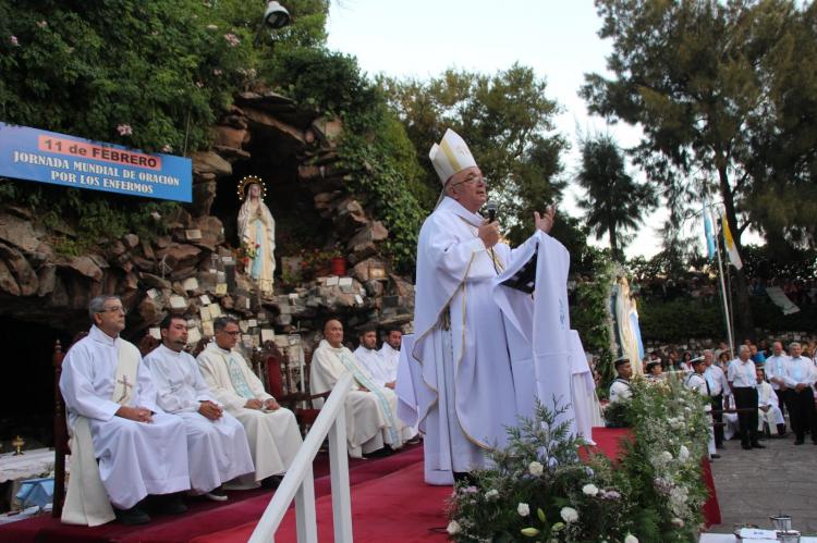 Mar del Plata: cientos de devotos llevaron sus intenciones a la Virgen de Lourdes