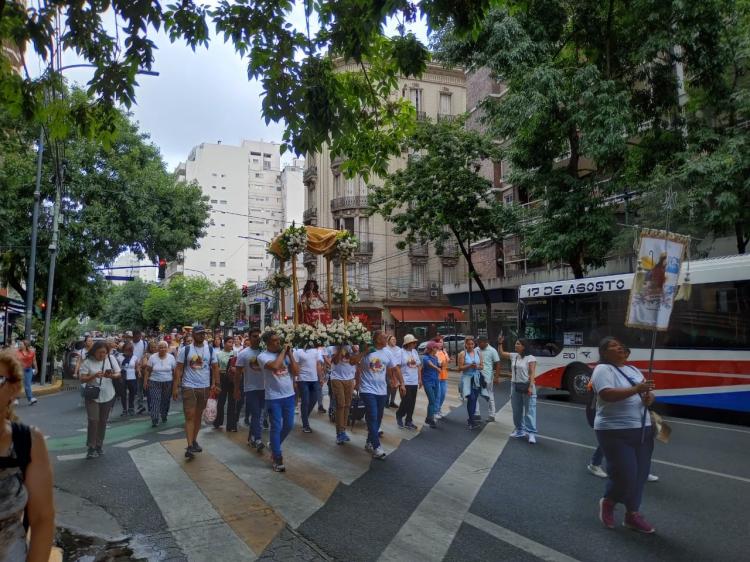 Marcha de la Divina Pastora hasta la catedral de Buenos Aires